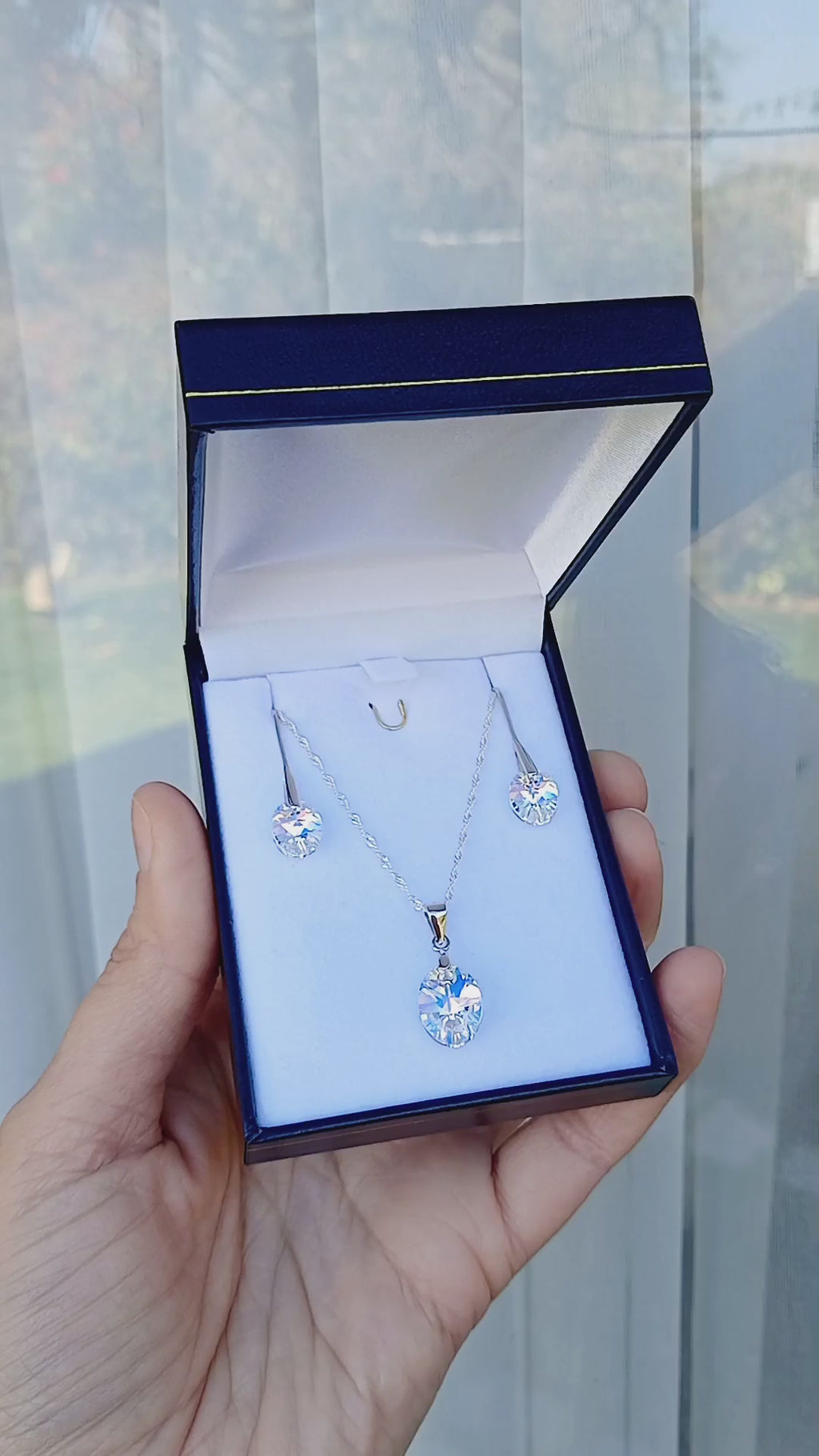 Conjunto de óvalo aros y collar de plata 925