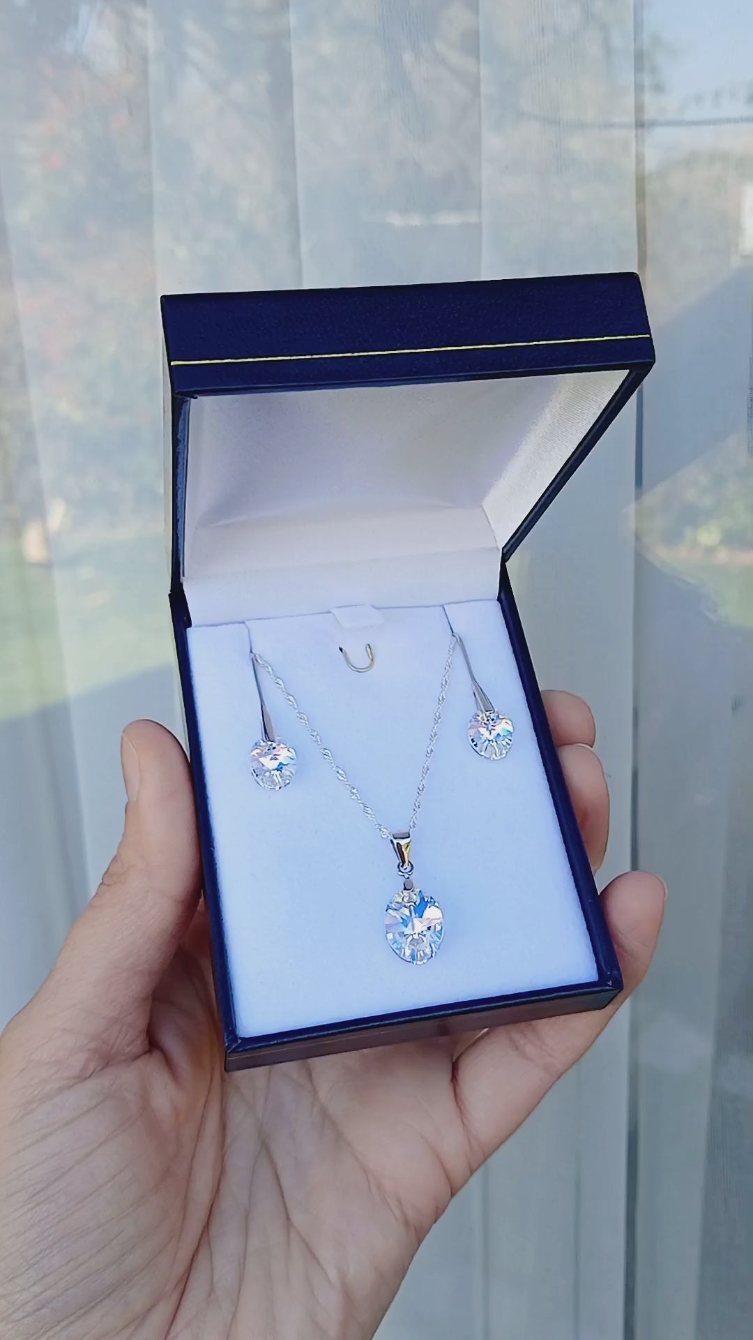Conjunto de óvalo aros y collar de plata 925